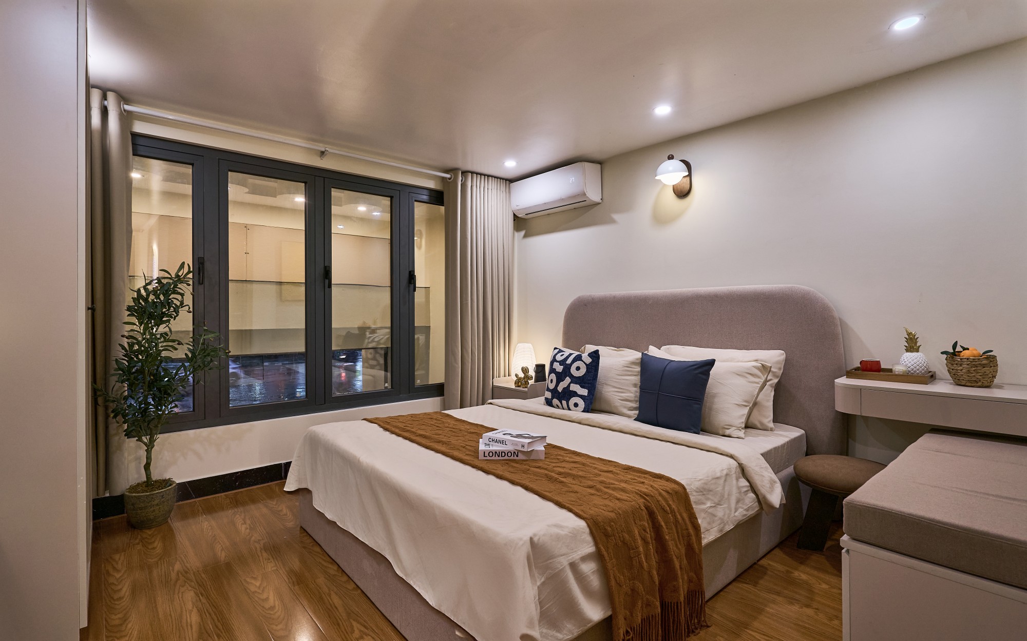 Secret Garden Hotel Phan Xích Long Hạng Window